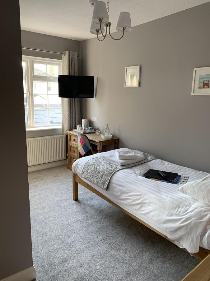 チャーマス Hensleigh House Bed & Breakfast エクステリア 写真